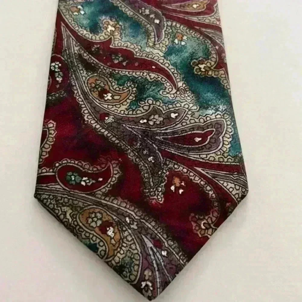 Camden Court tie‎